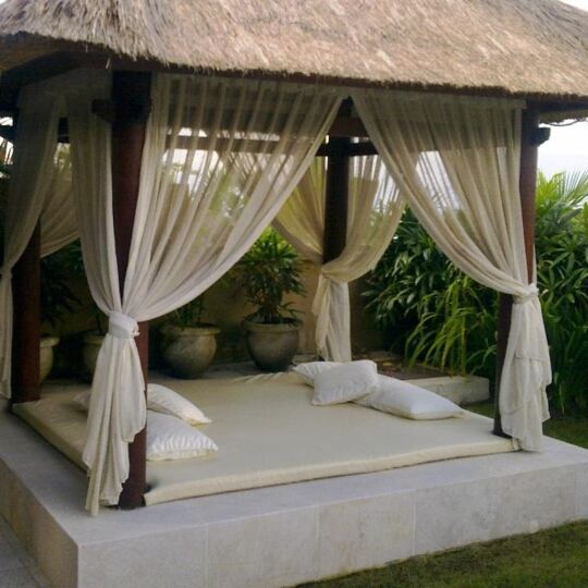 NON-SHADED thin curtains with anti-mosquito treatment